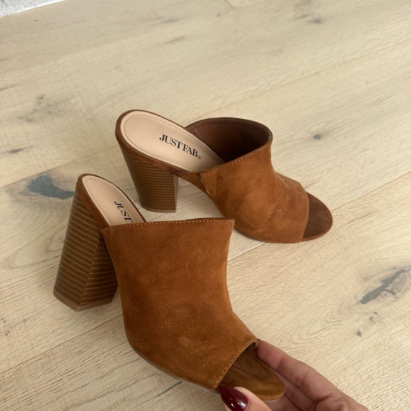 Brown heeled mules - Picture 2 of 6